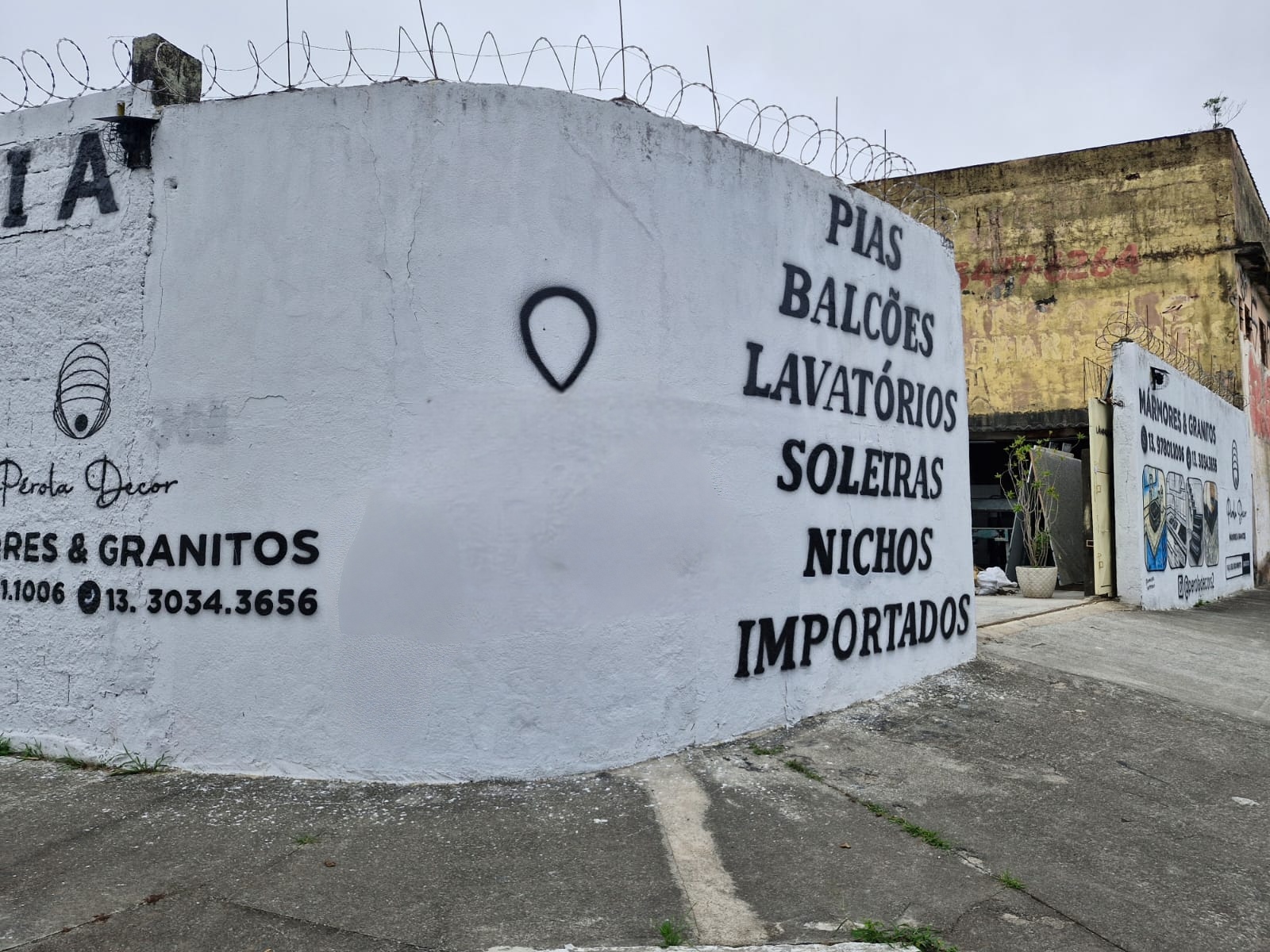 Área de exposição e atendimento da marmoraria